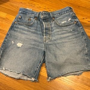 Levi’s frayed Shorts